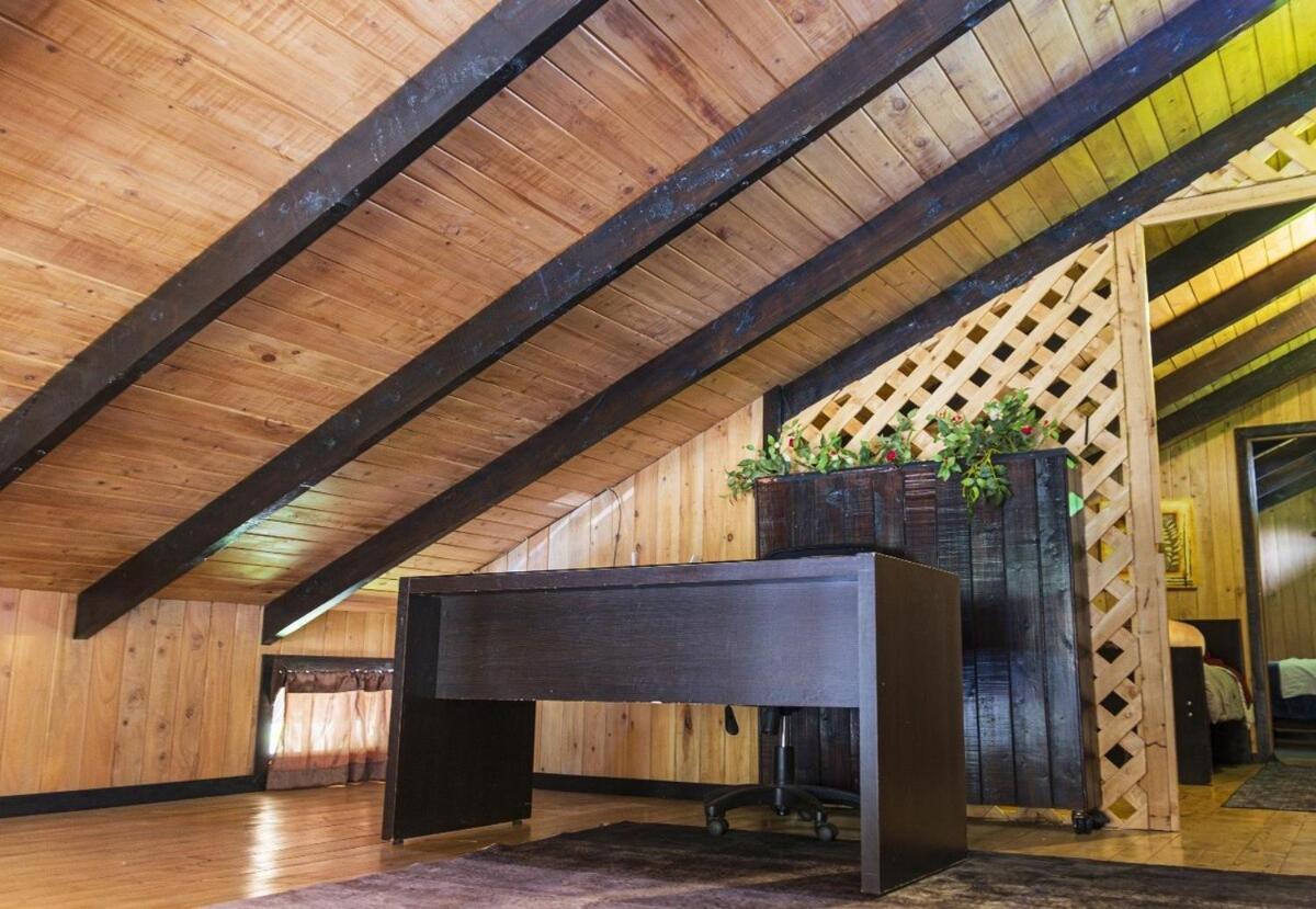 Chalet La Casona De Santos Cedral (Leon Cortes Castro)